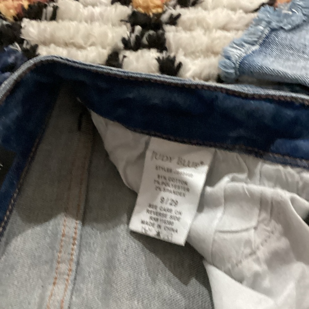 Judy Blue Faded Blue Skinny Jeans - Picture 4 of 9